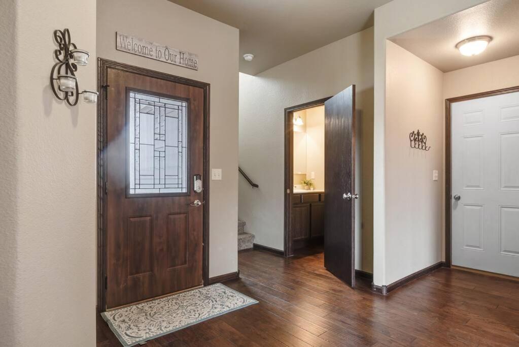 Large Home In The Most Convenient Location Rapid Stadt Exterior foto