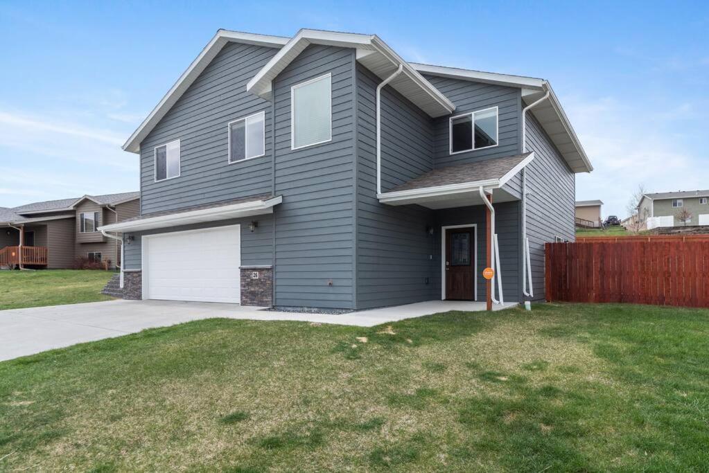 Large Home In The Most Convenient Location Rapid Stadt Exterior foto